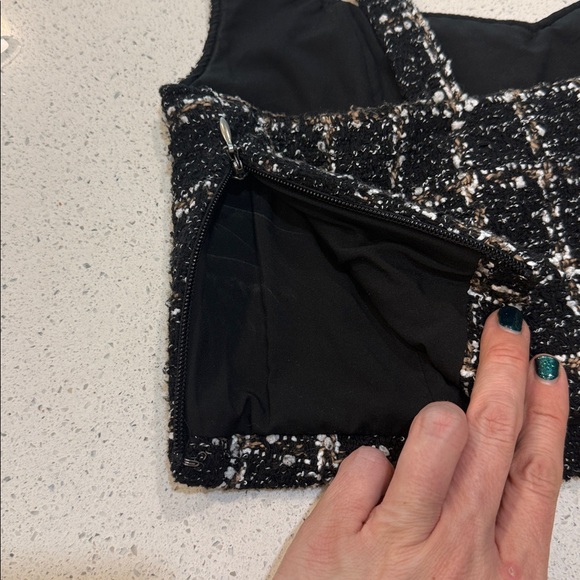 Abercrombie & Fitch Black and White Plaid Crop Top size small - Picture 7 of 7